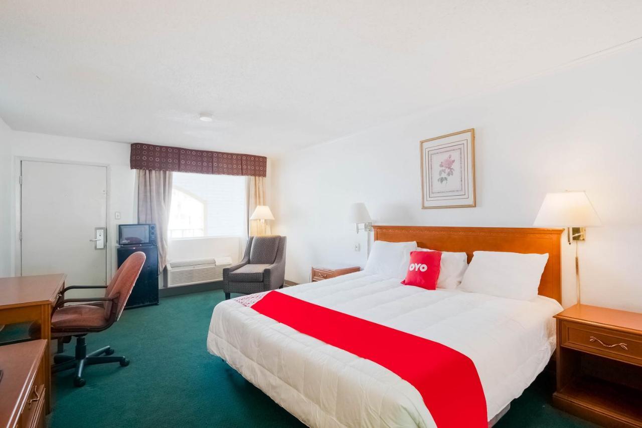 Hotel O Houston East Channelview I-10 Exterior foto